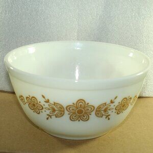 Vintage Pyrex 1.5 Qt Mixing Nesting Bowl White & Gold Butterfly Pattern 402 MINT
